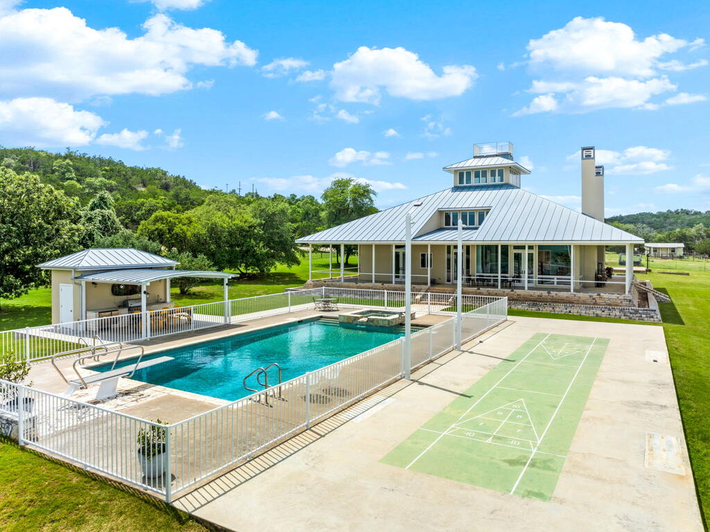 834 Northwood Hills Dr