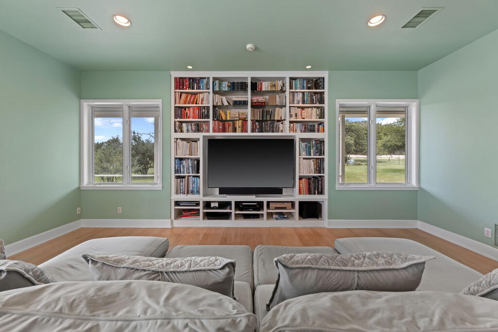 834 Northwood Hills Dr