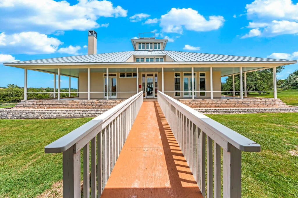 834 Northwood Hills Dr