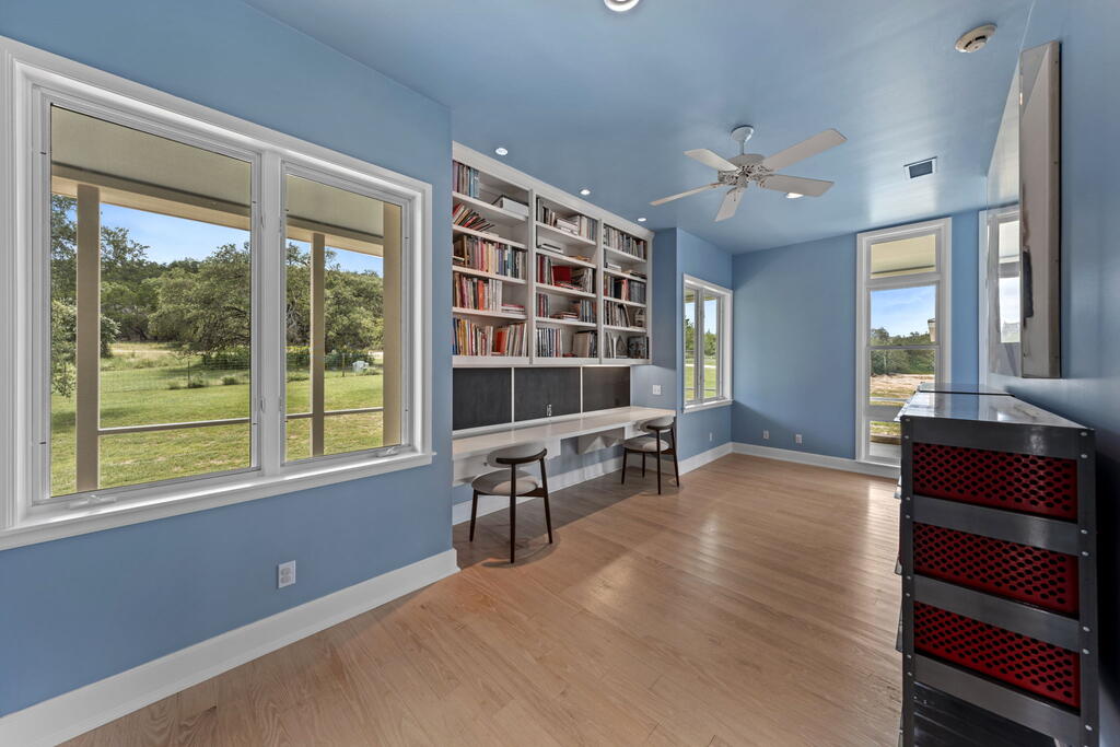 834 Northwood Hills Dr