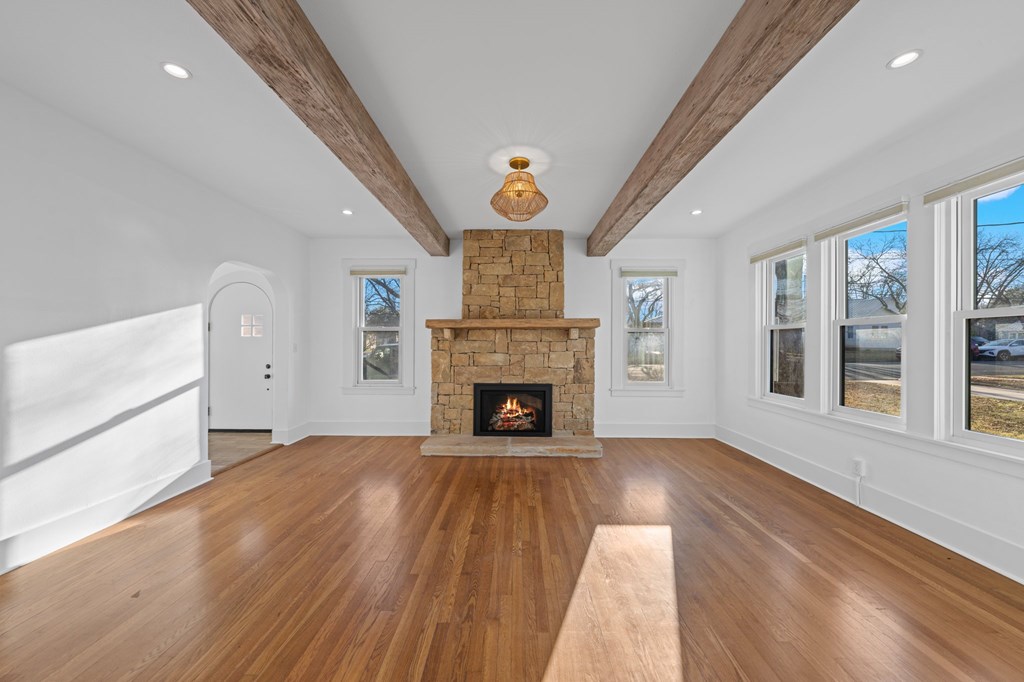 306 E Orchard St