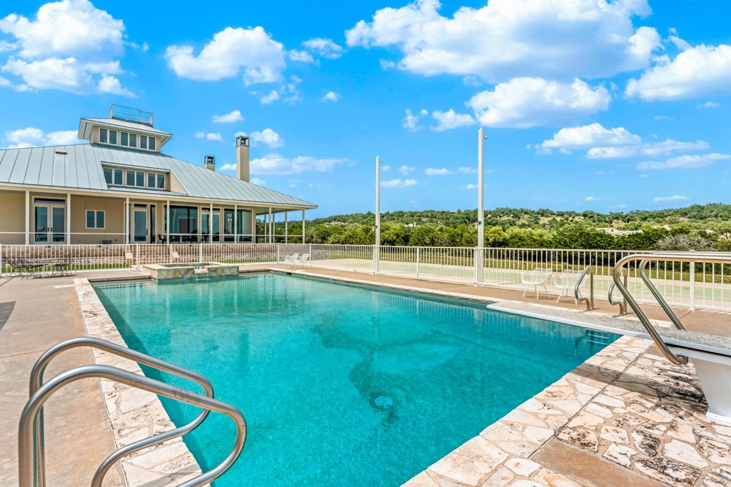 834 Northwood Hills Dr