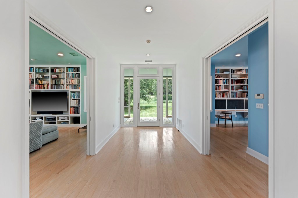 834 Northwood Hills Dr