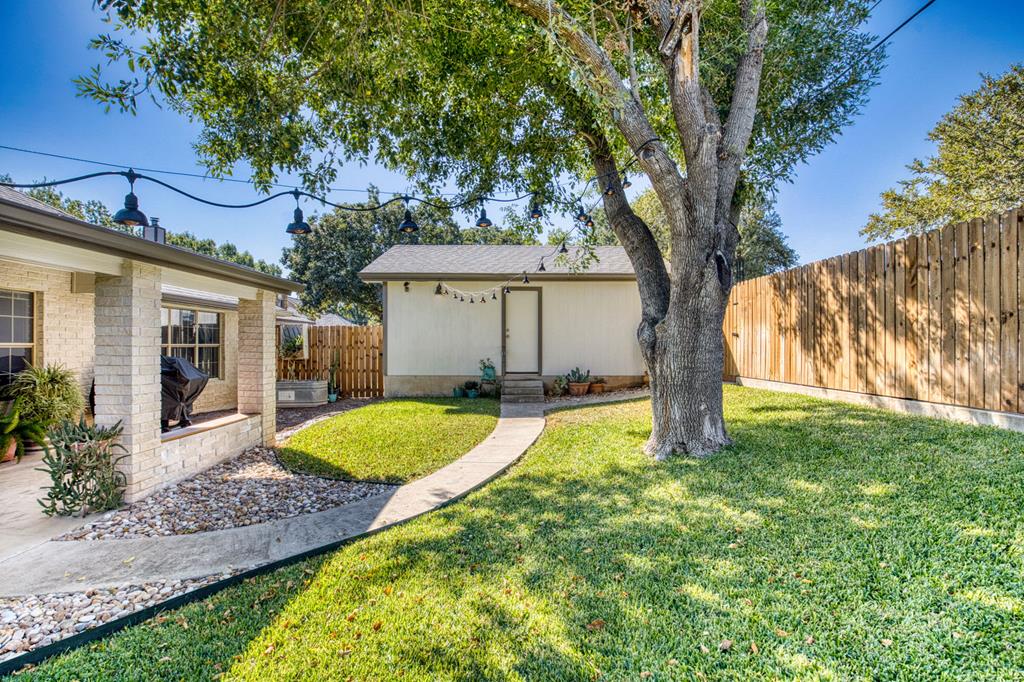 205 Edgewood Dr