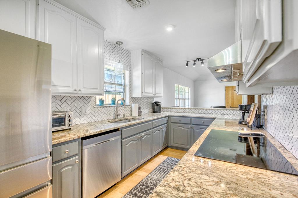 205 Edgewood Dr