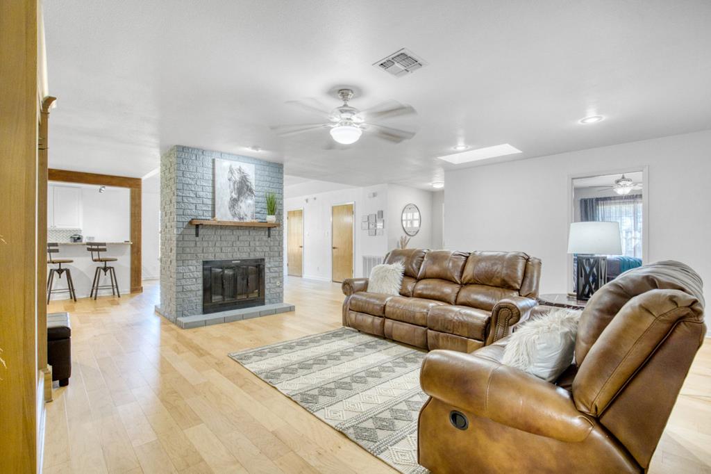 205 Edgewood Dr