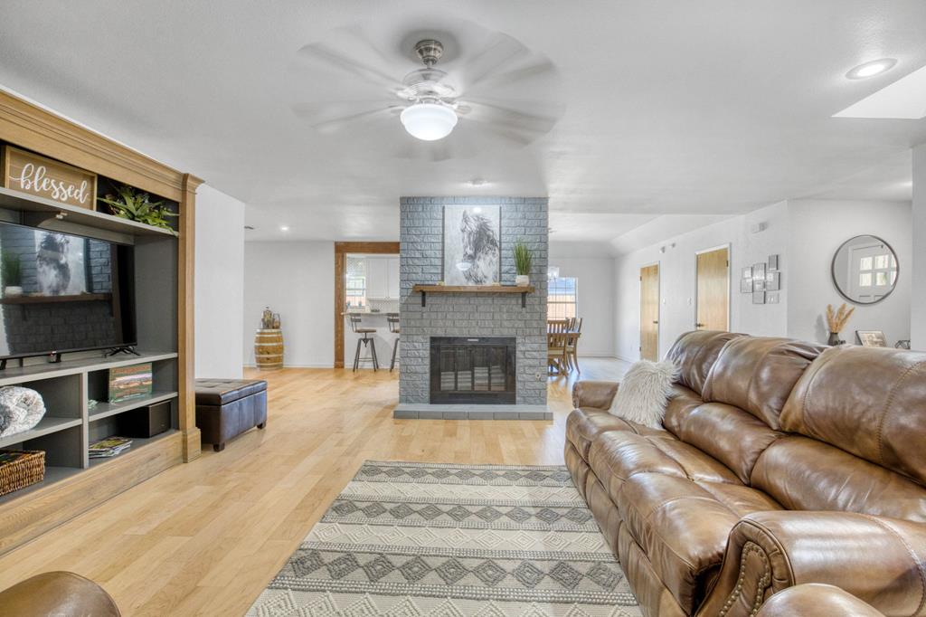 205 Edgewood Dr