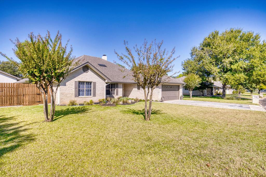 205 Edgewood Dr