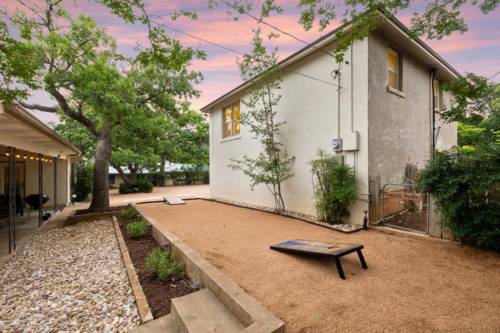 803 Poplar
