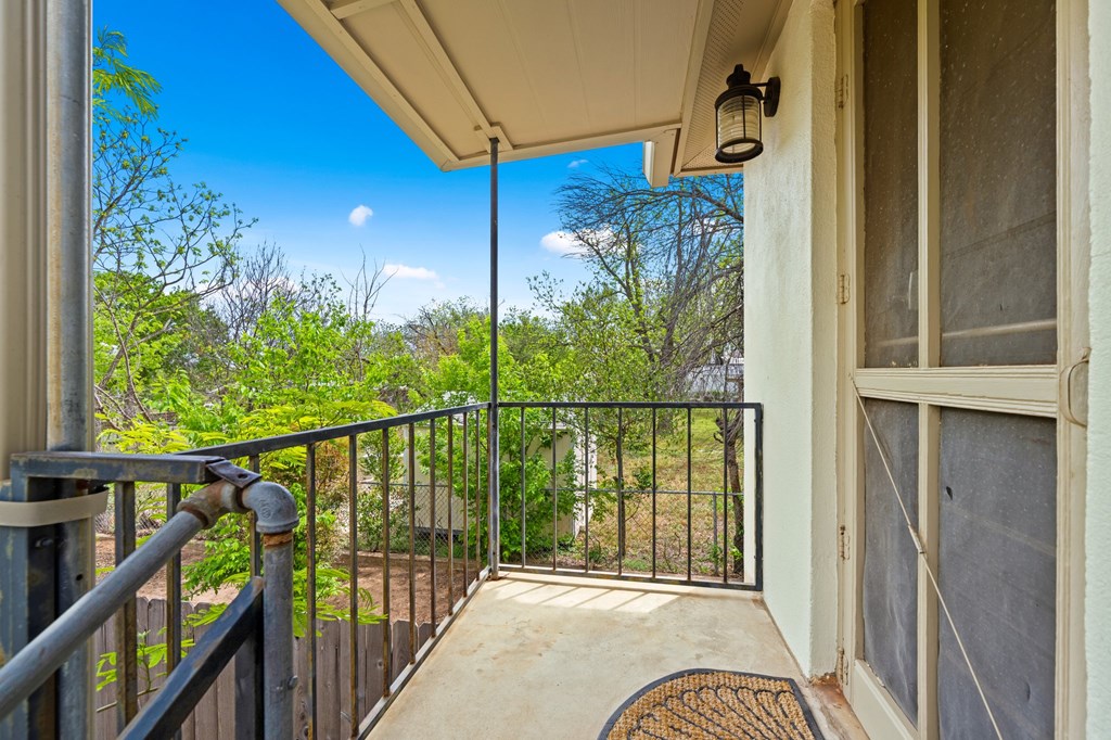 803 Poplar