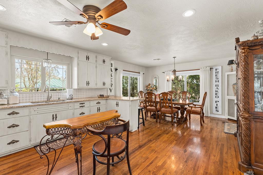803 Poplar