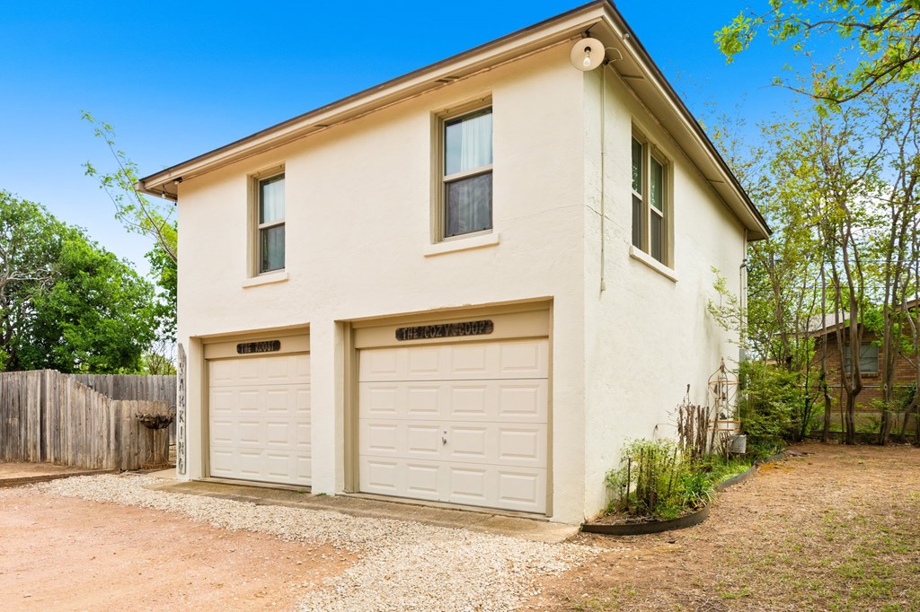 803 Poplar