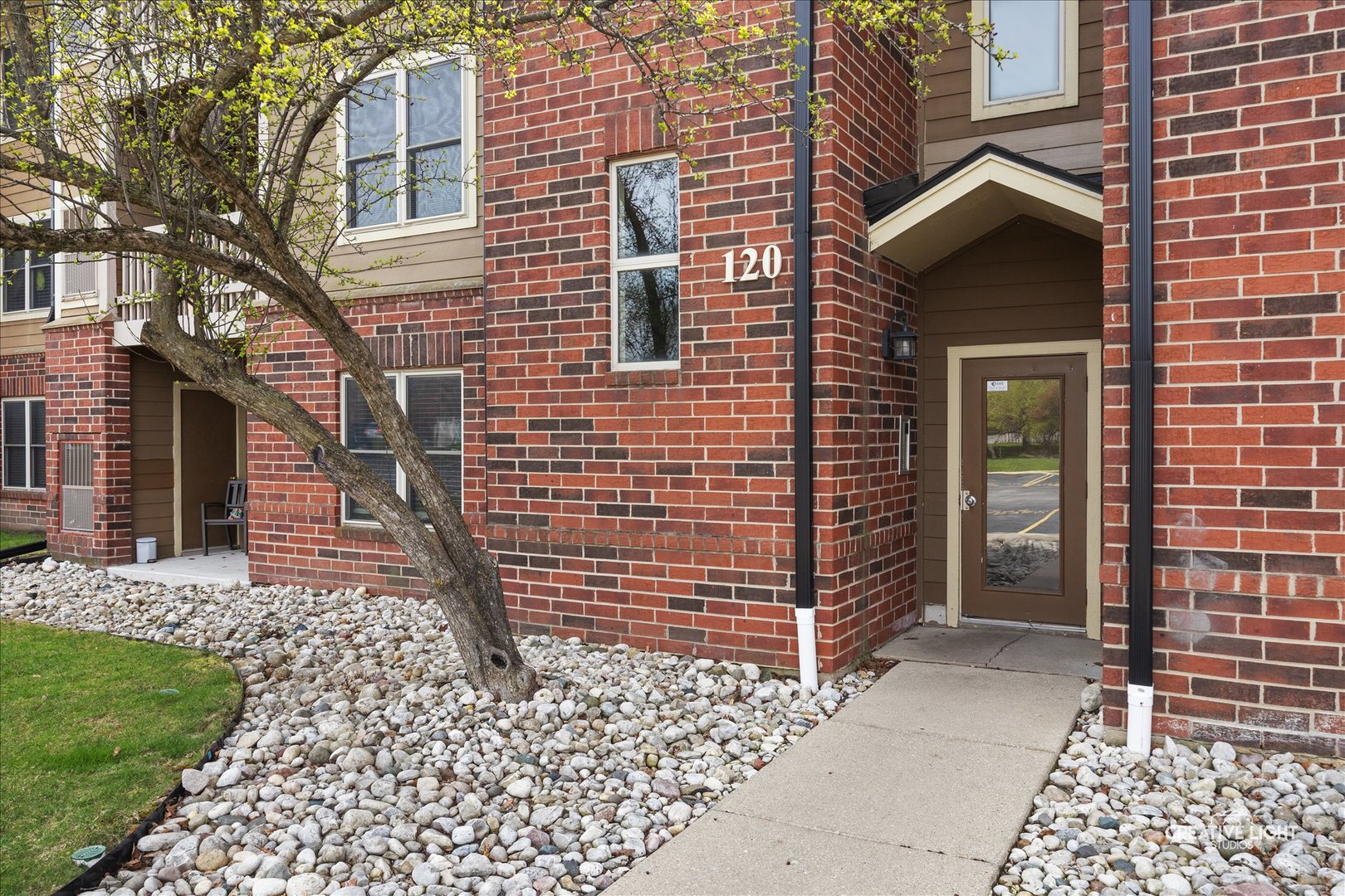 120 Glengarry Drive Unit: 212