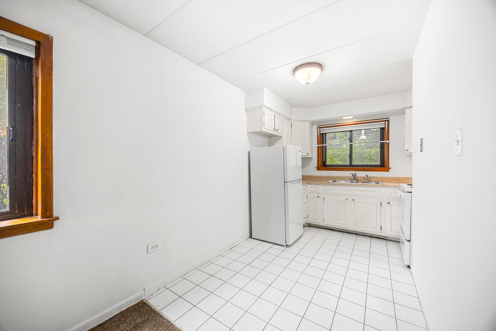 109 S Elmwood Avenue Unit: 2