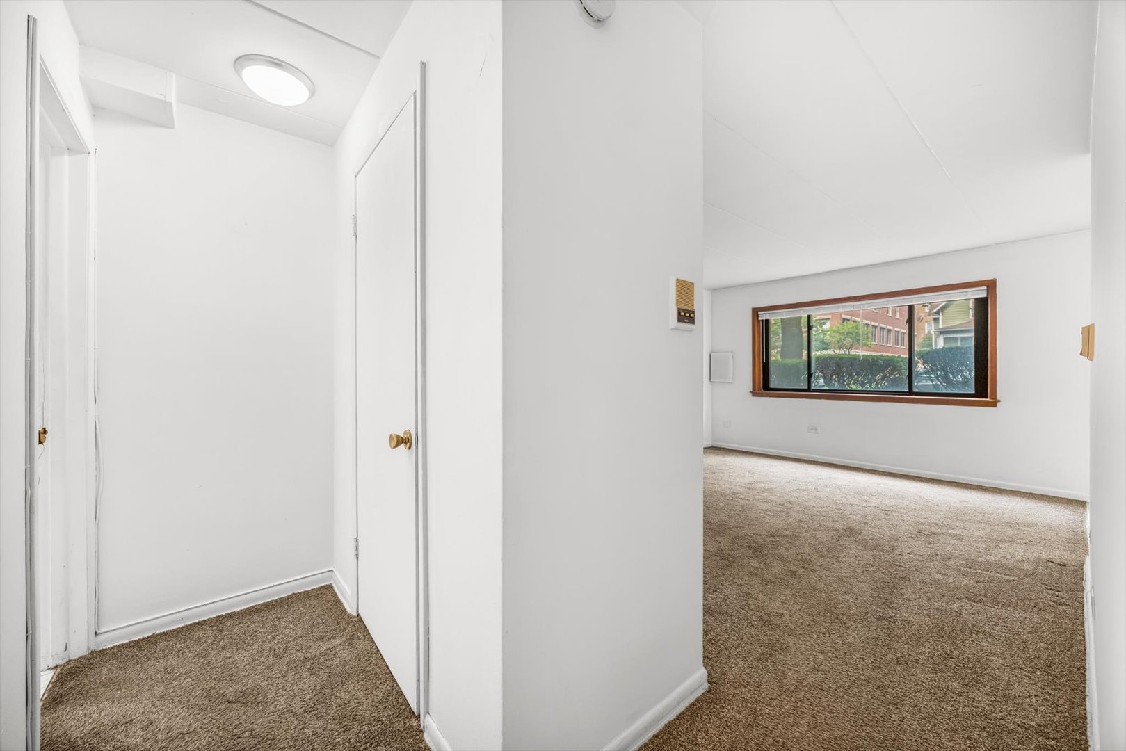 109 S Elmwood Avenue Unit: 2