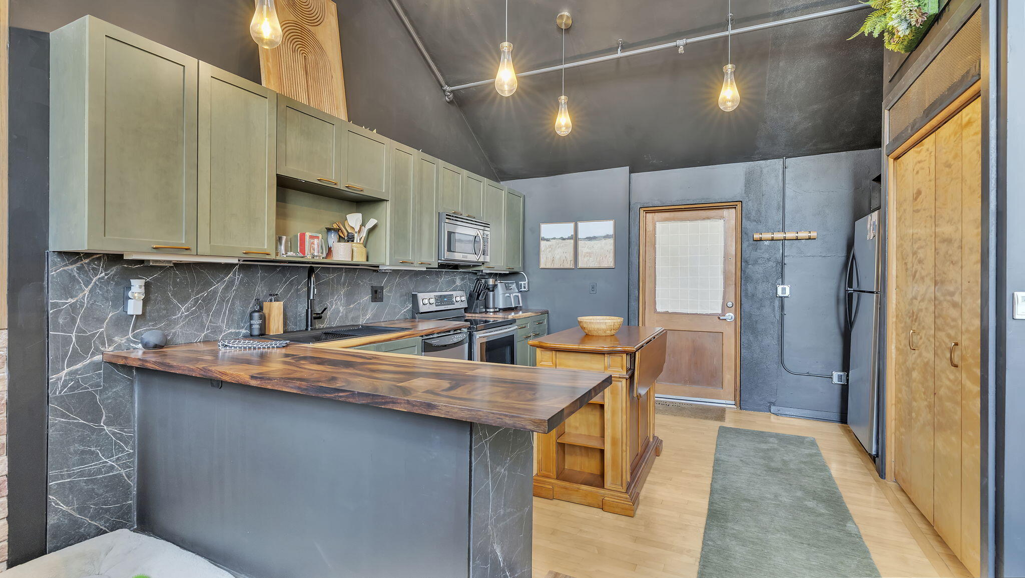 300 TIJERAS Avenue NE 319