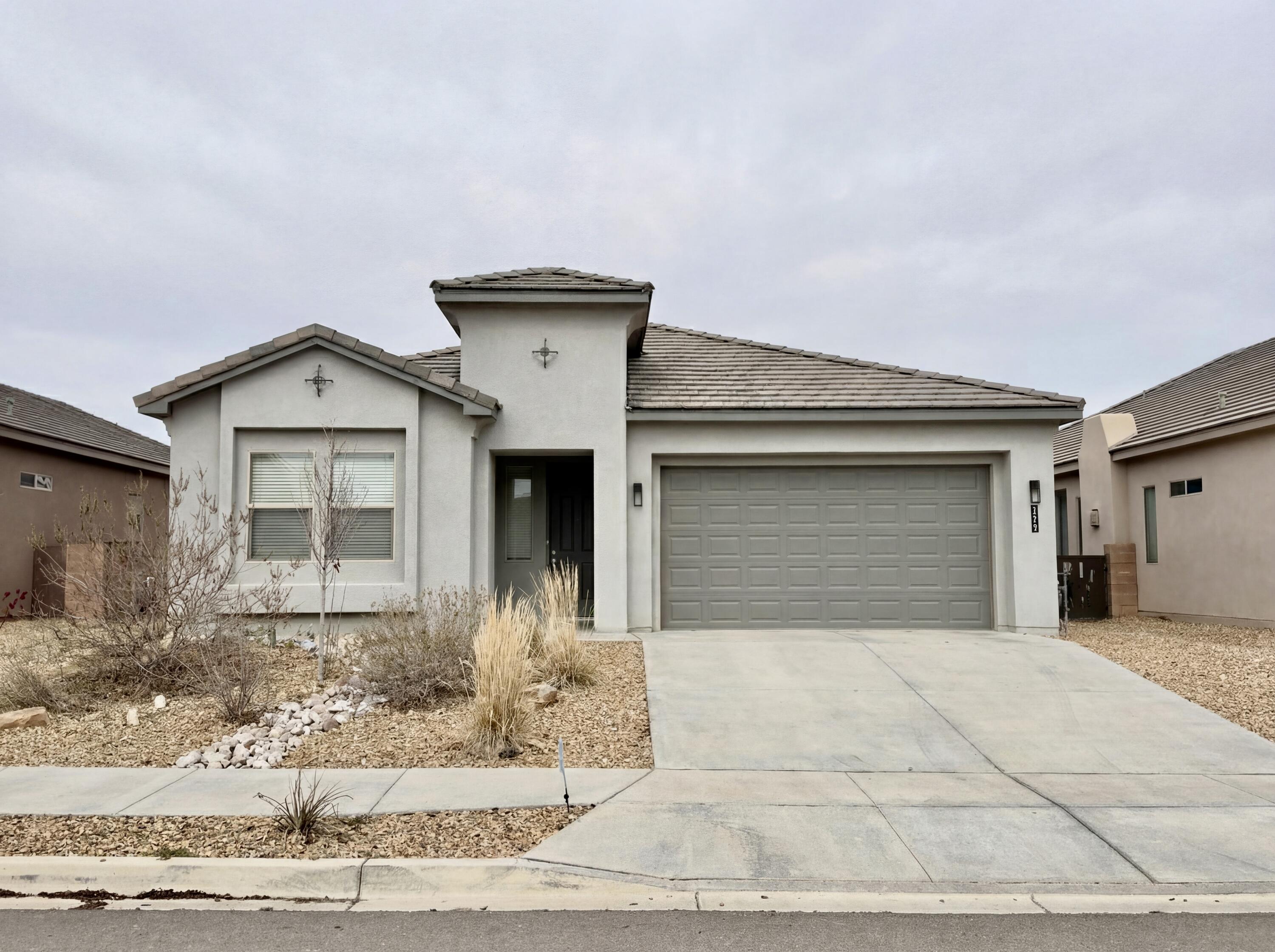 151 Fernleaf Court NW