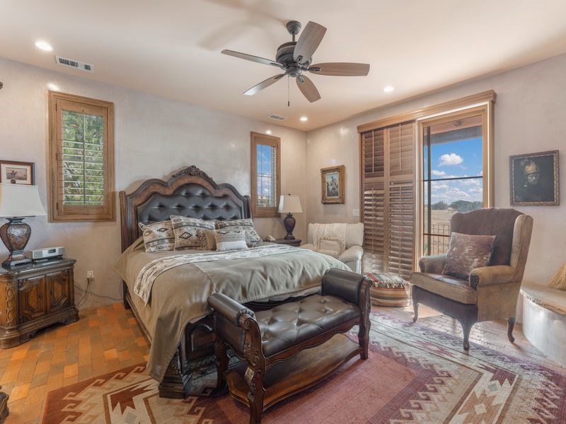 33 E Saddleback Mesa