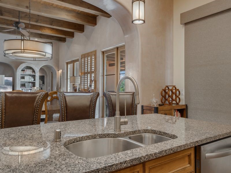 33 E Saddleback Mesa