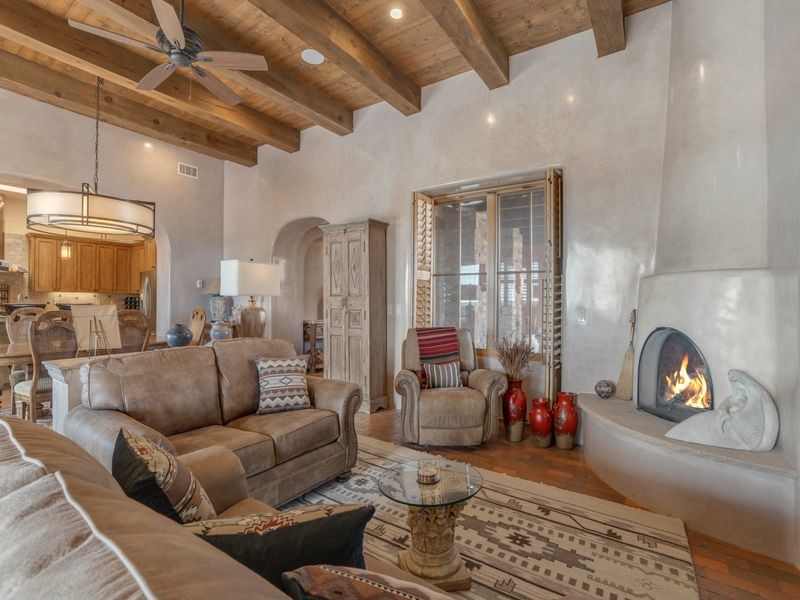33 E Saddleback Mesa