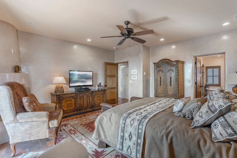 33 E Saddleback Mesa