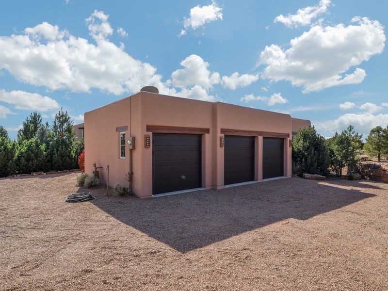 33 E Saddleback Mesa