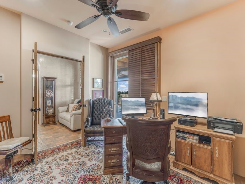 33 E Saddleback Mesa