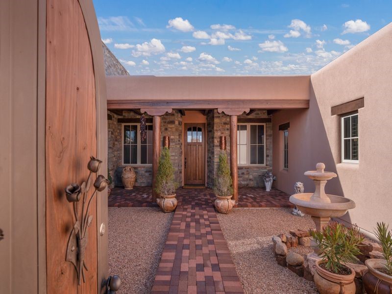 33 E Saddleback Mesa