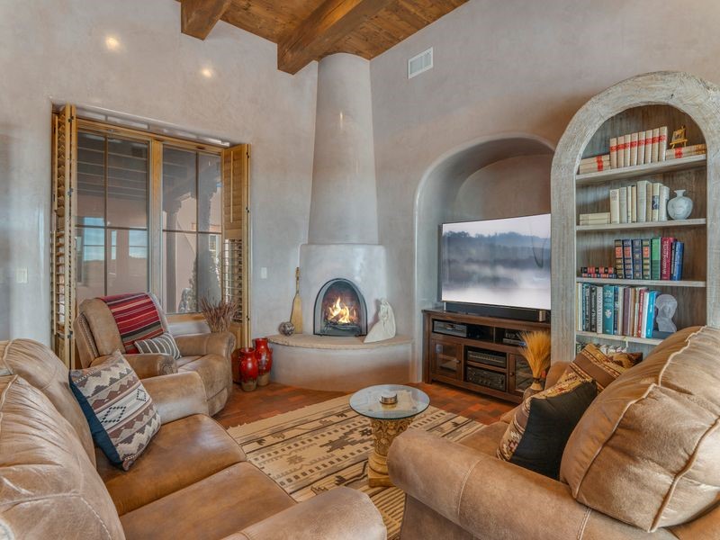 33 E Saddleback Mesa