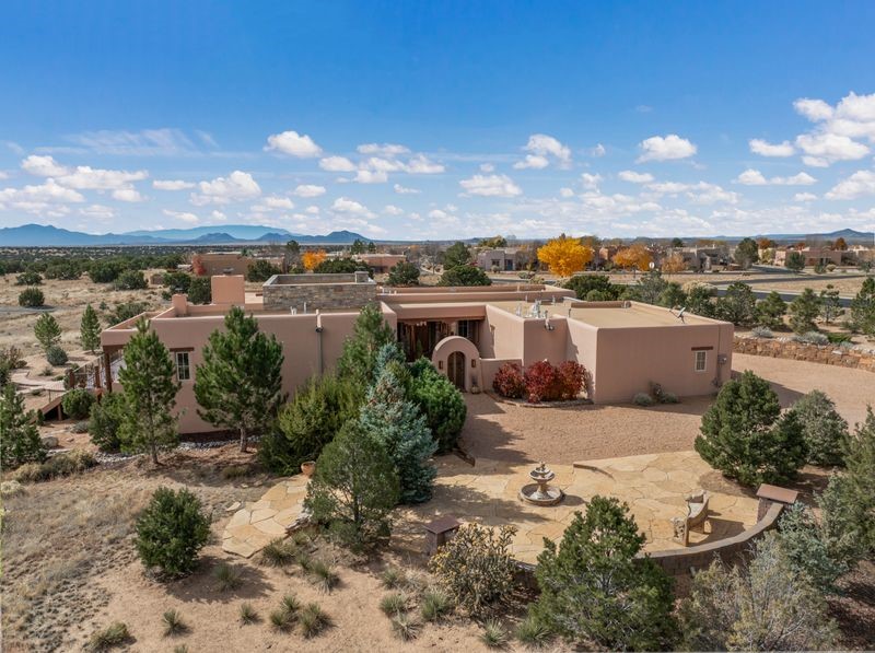 33 E Saddleback Mesa