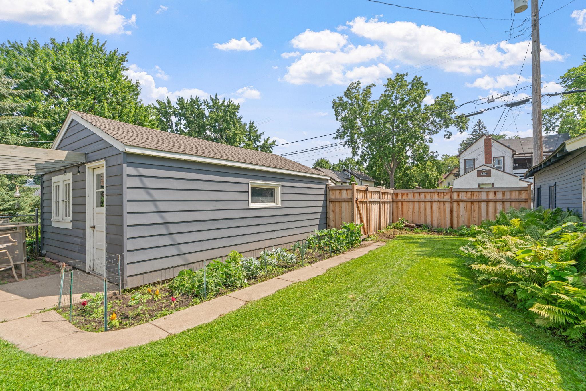 719 Jefferson Street NE