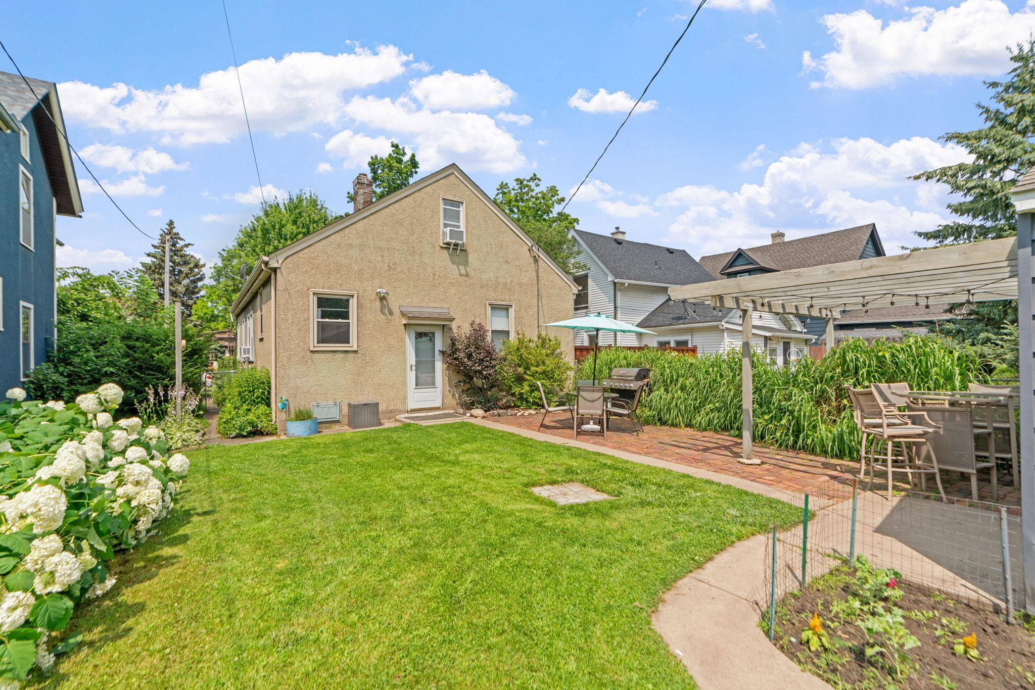 719 Jefferson Street NE
