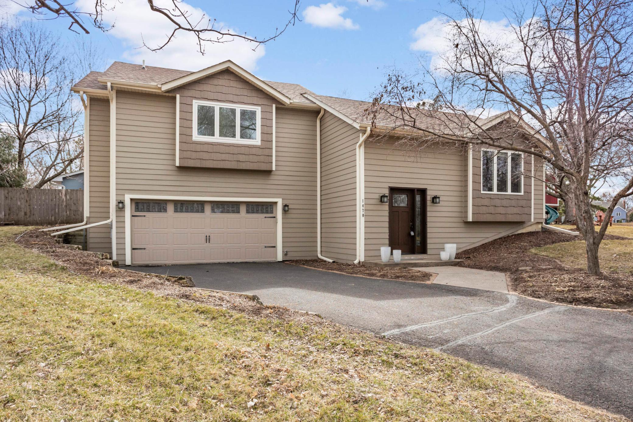 1470 Juneau Lane N