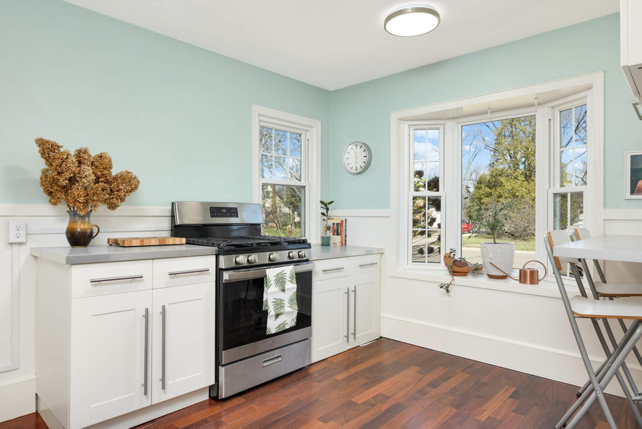 946 Grandview Avenue W