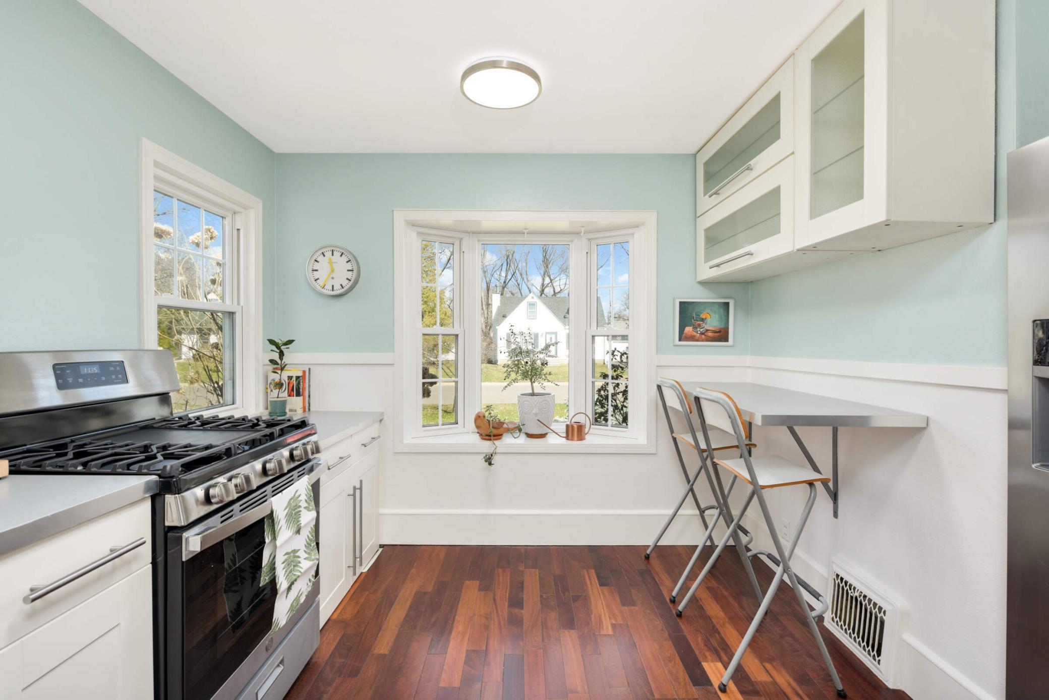 946 Grandview Avenue W