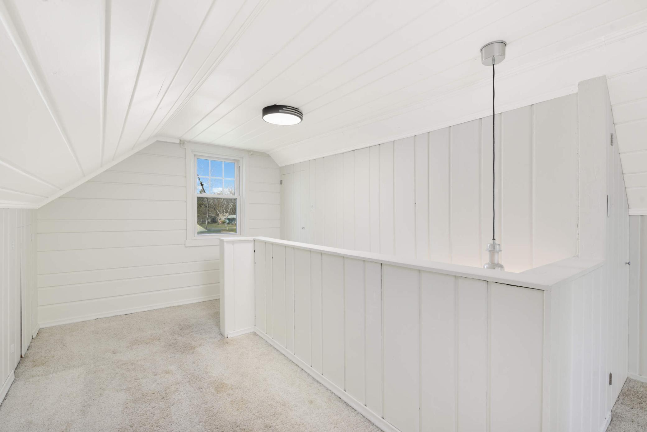 946 Grandview Avenue W