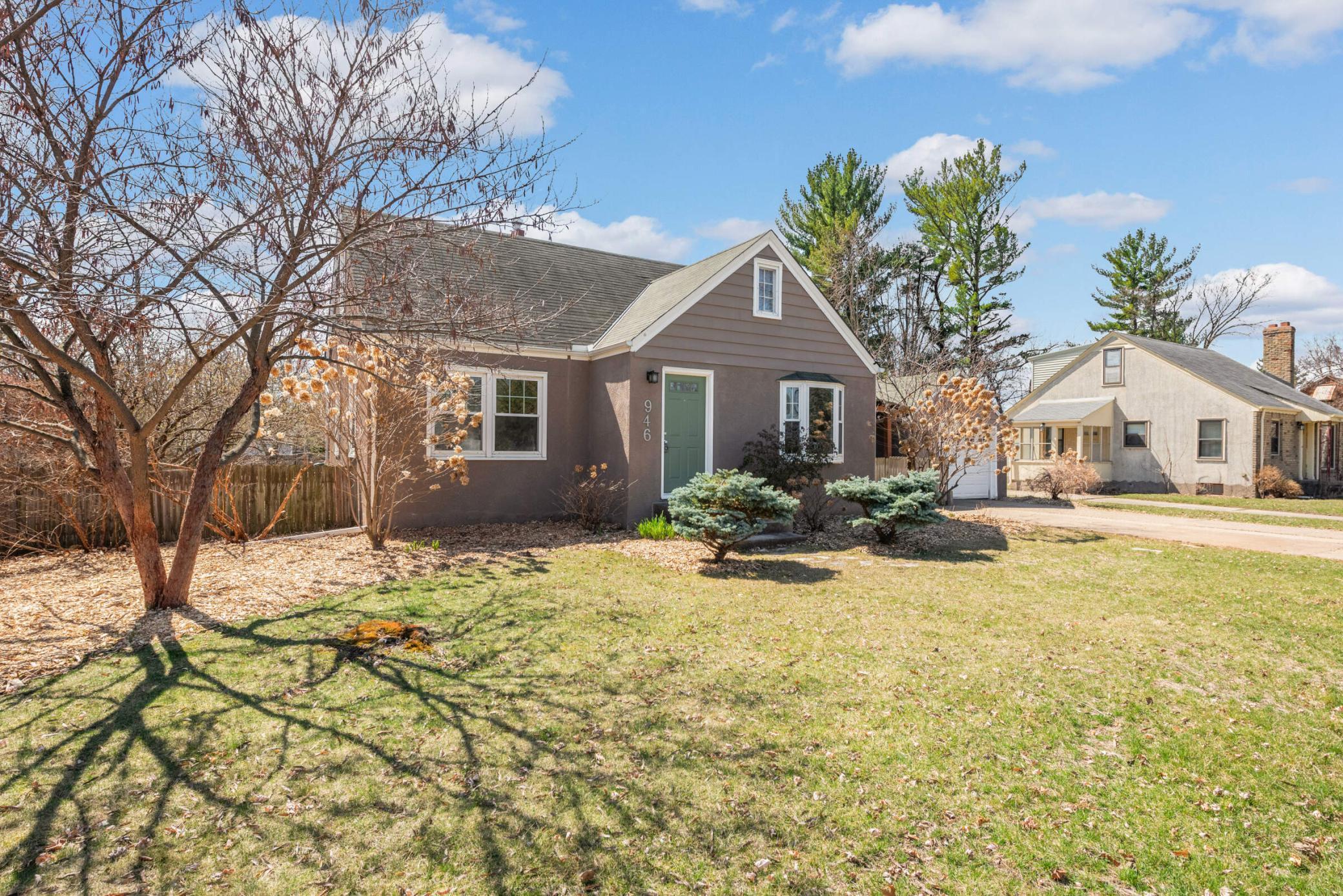 946 Grandview Avenue W