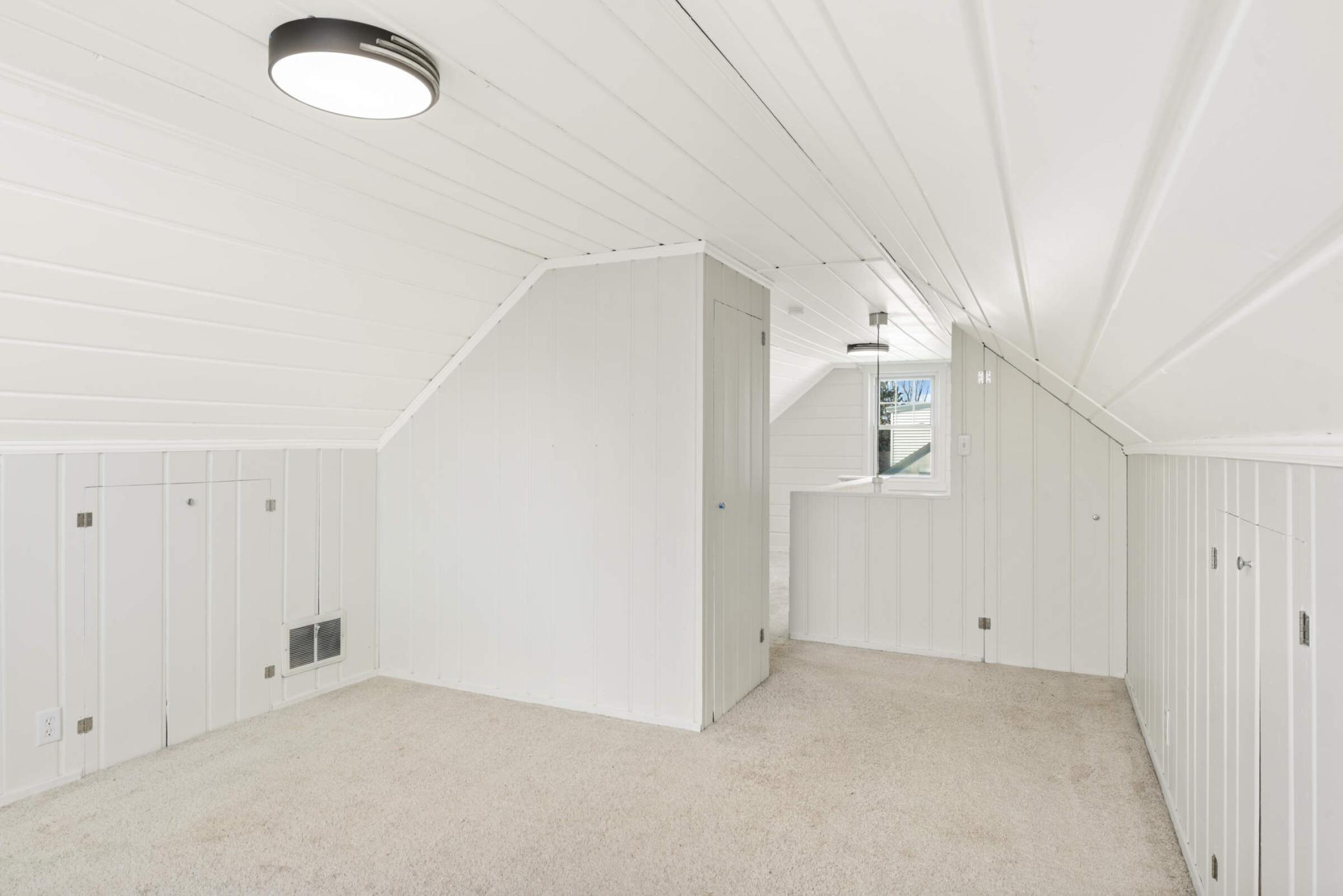 946 Grandview Avenue W