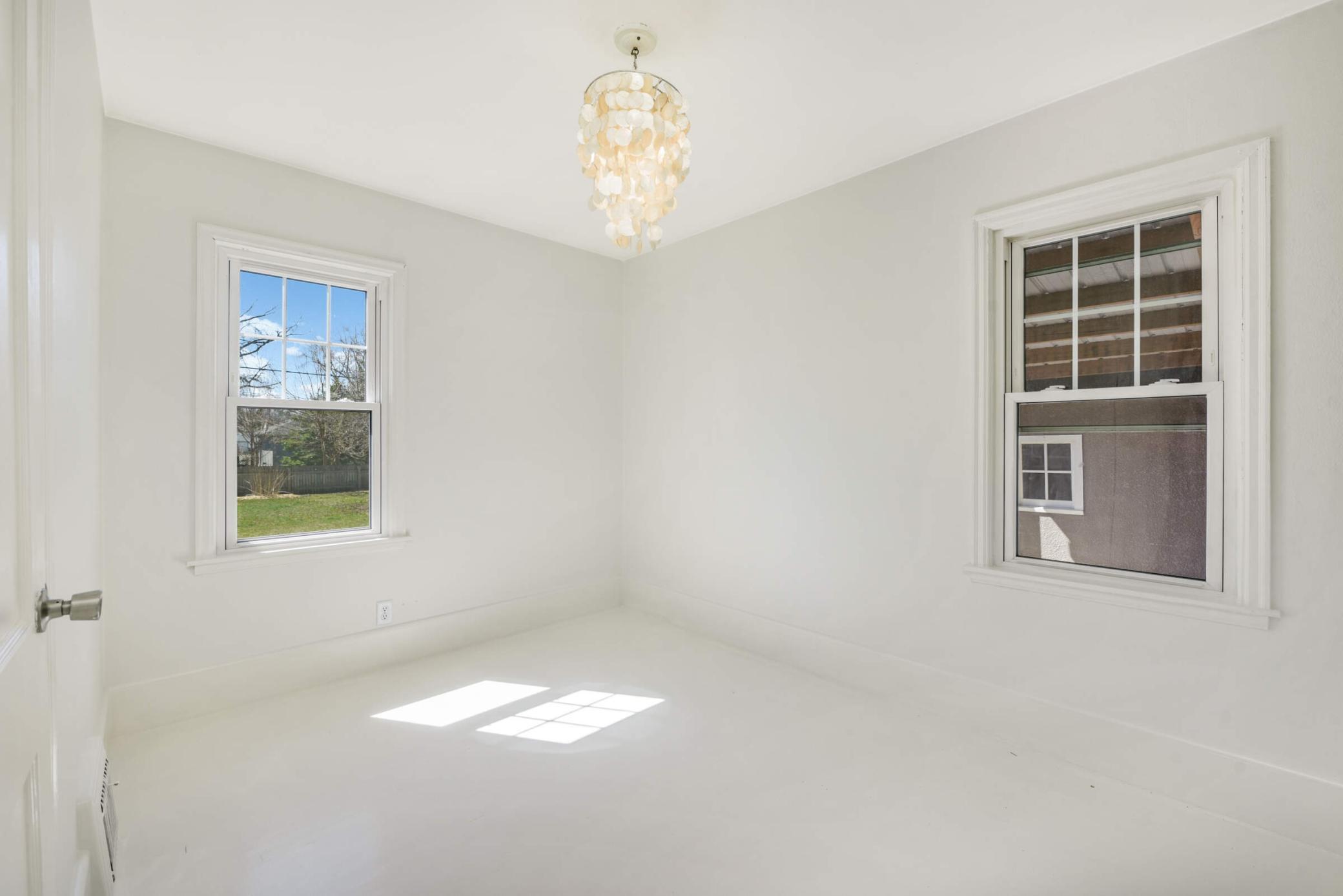 946 Grandview Avenue W