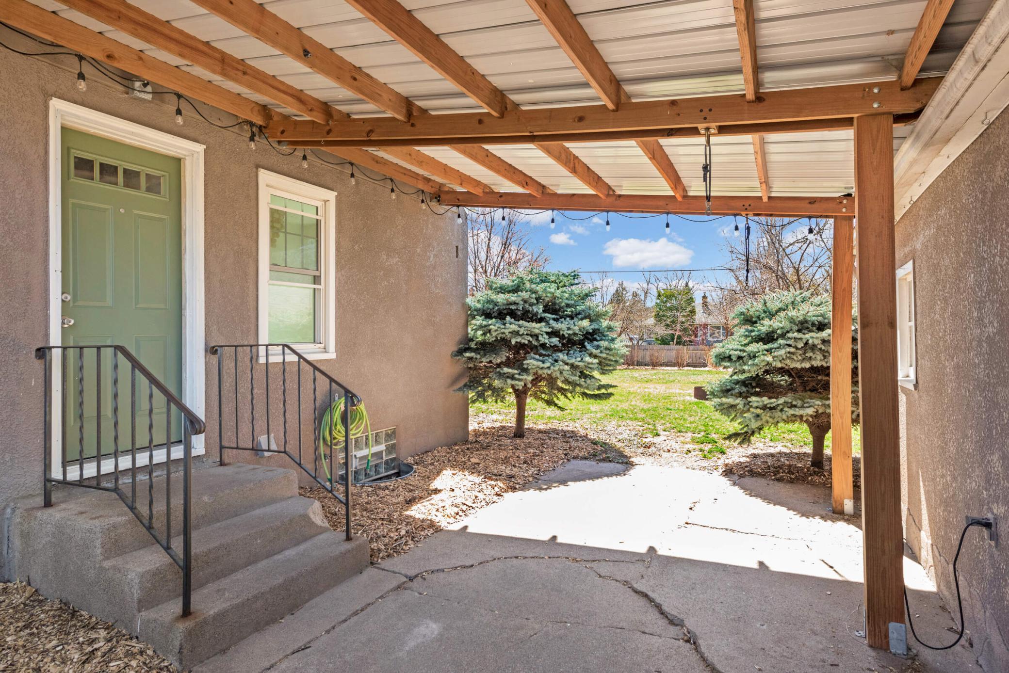 946 Grandview Avenue W