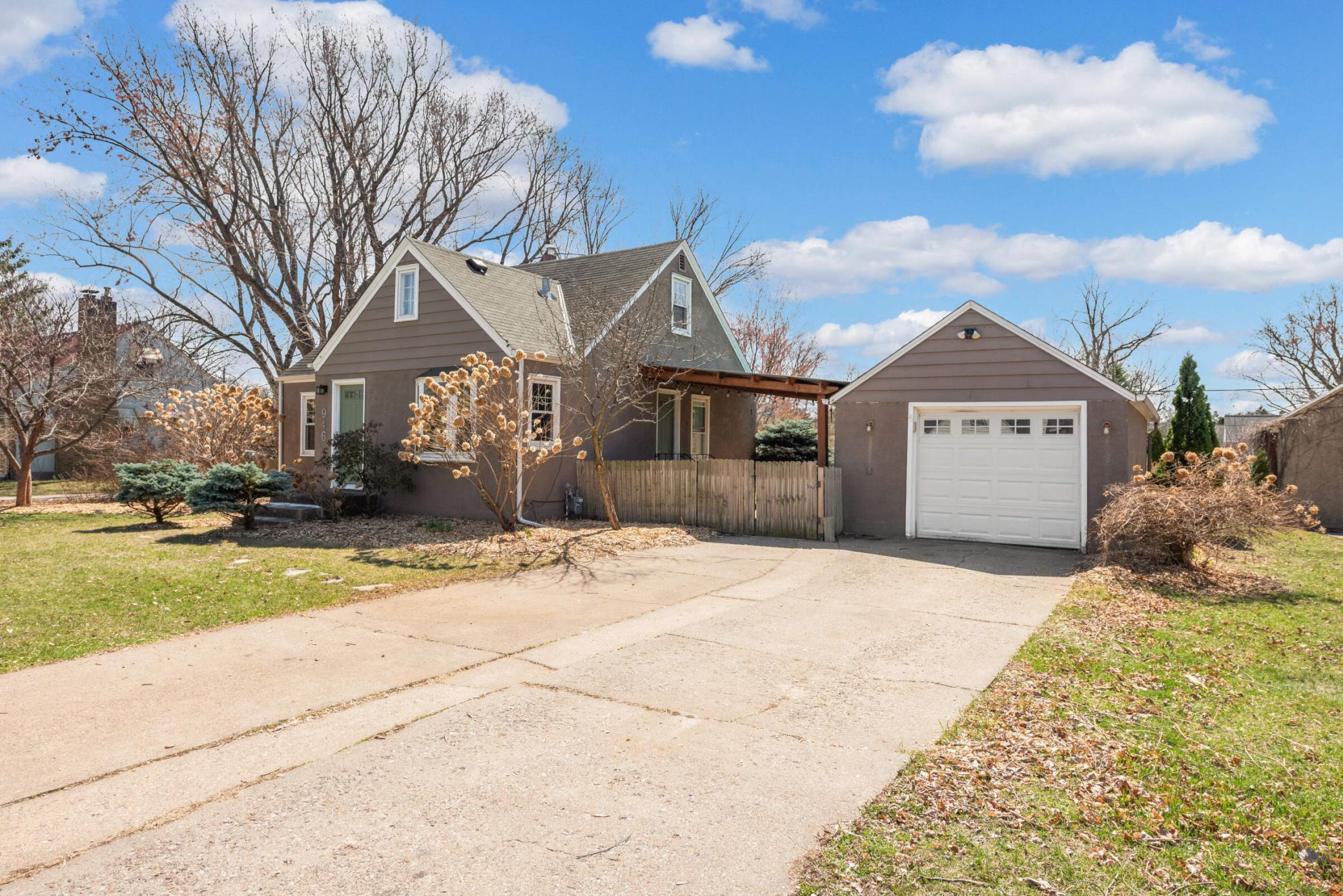 946 Grandview Avenue W