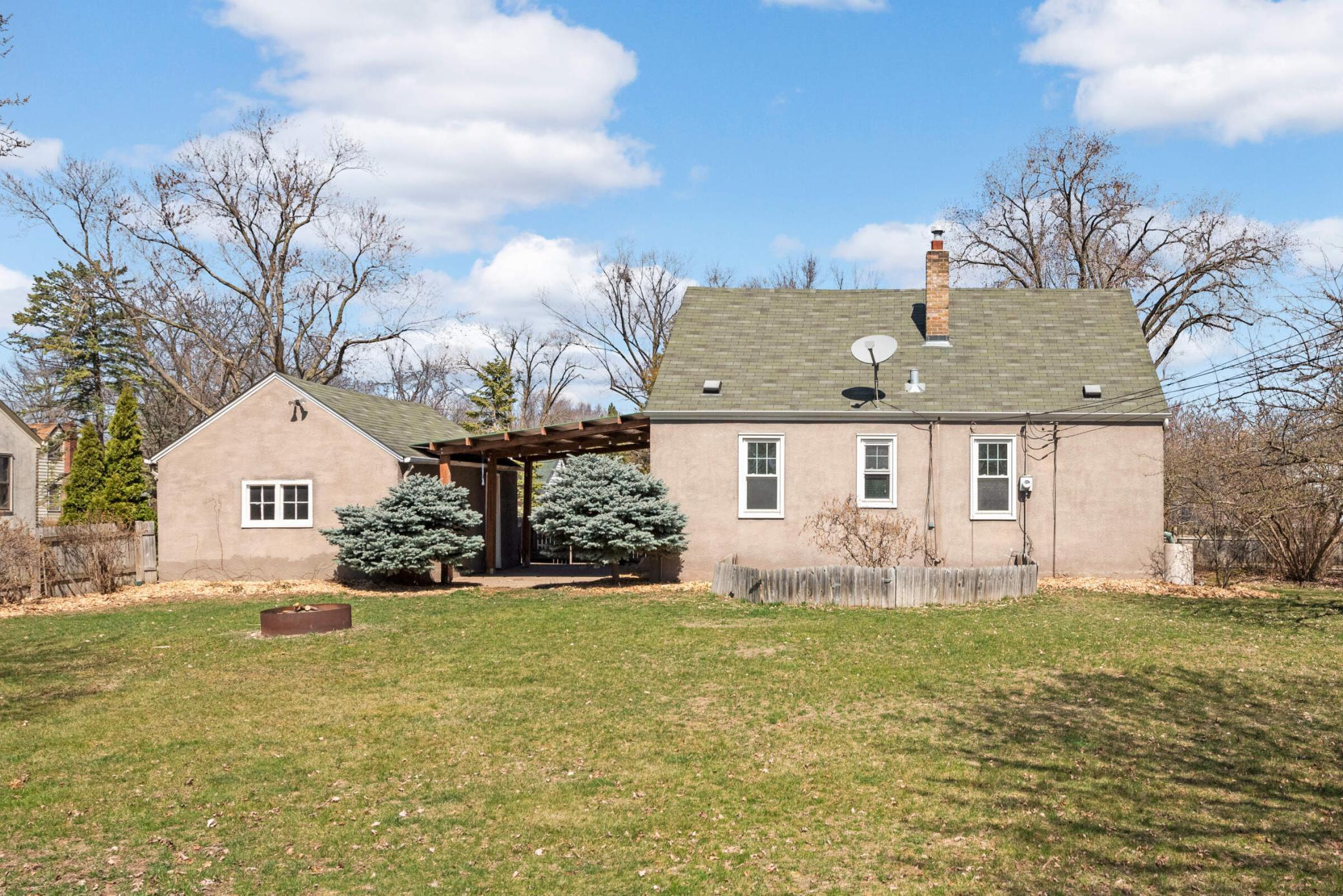 946 Grandview Avenue W