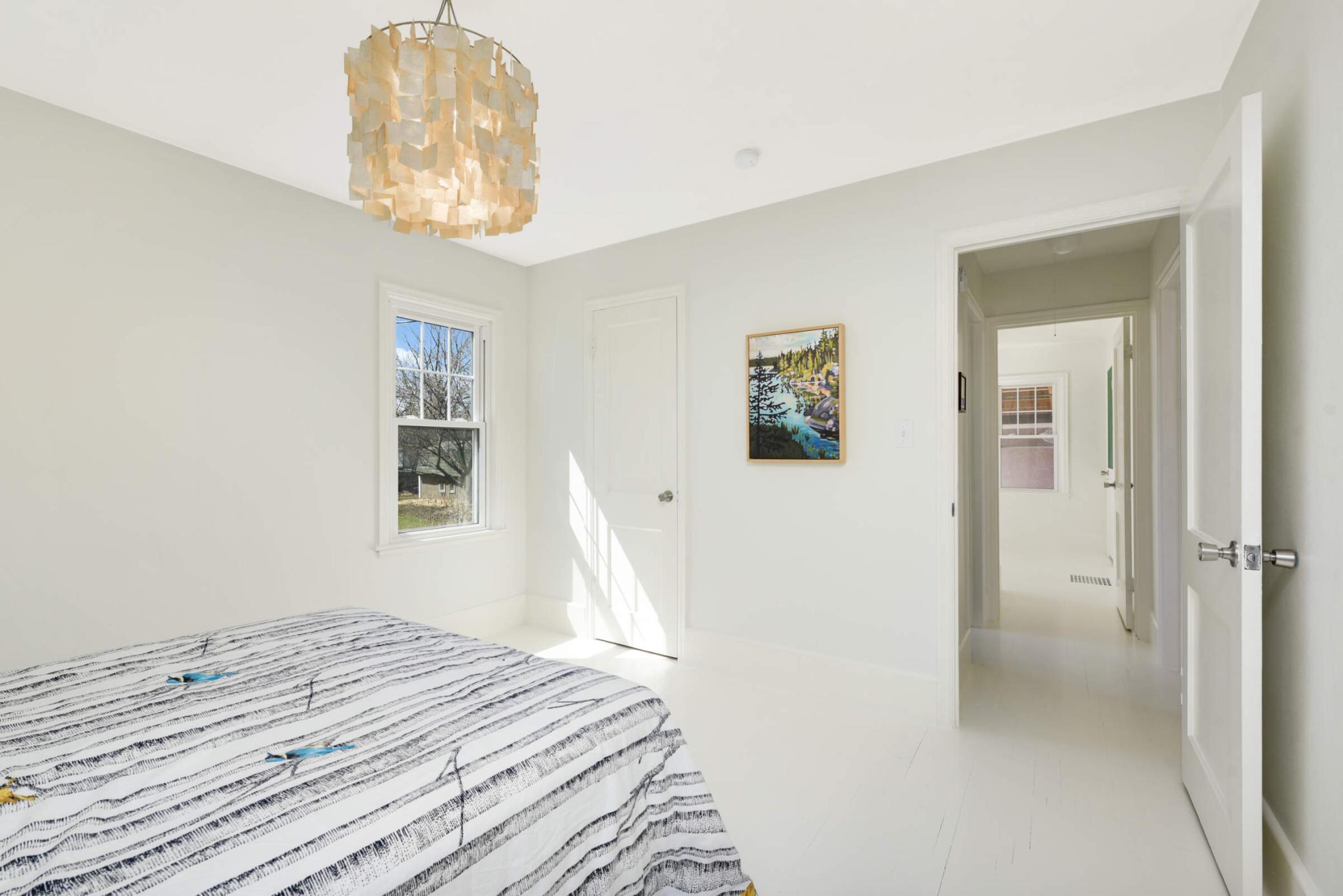 946 Grandview Avenue W