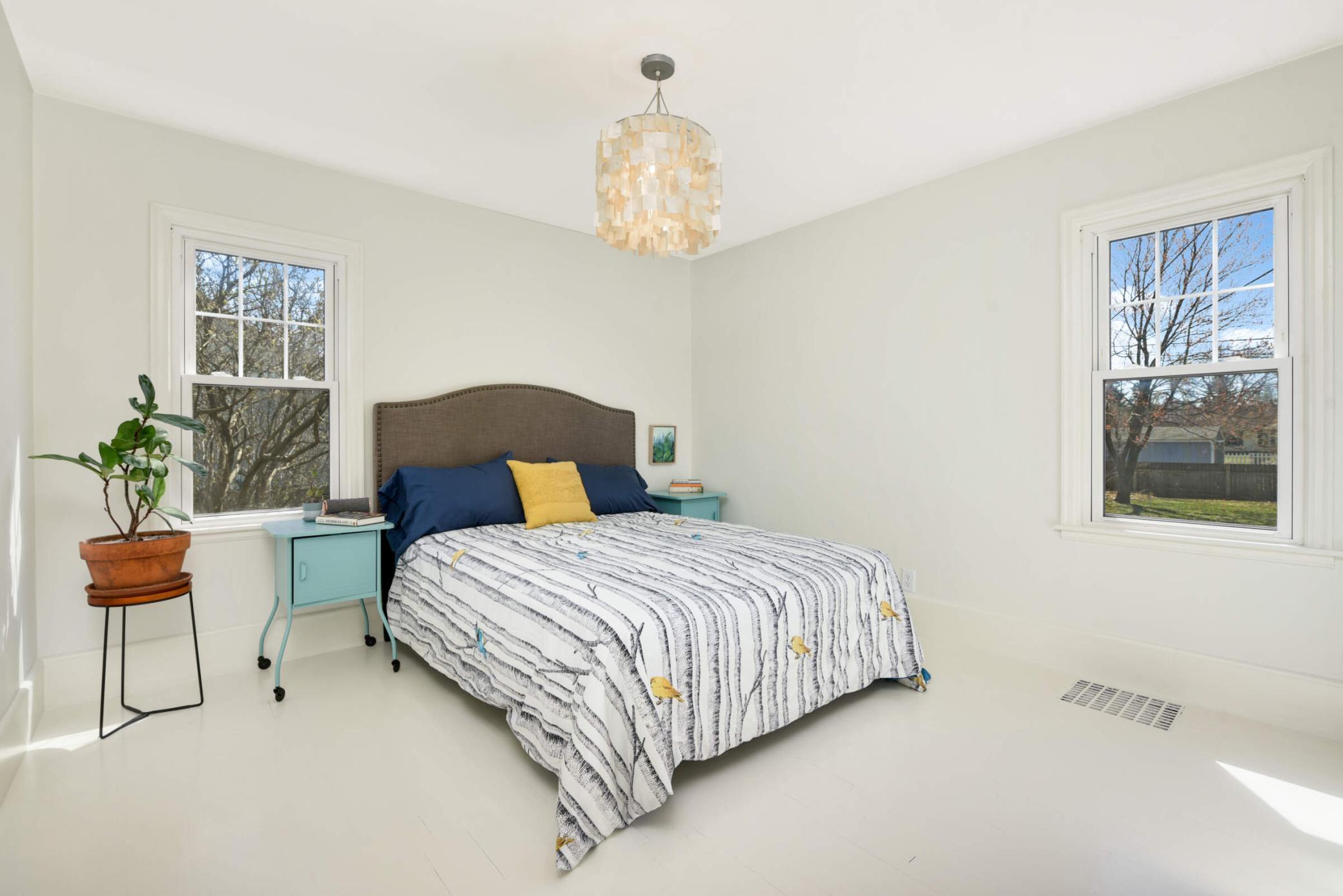 946 Grandview Avenue W