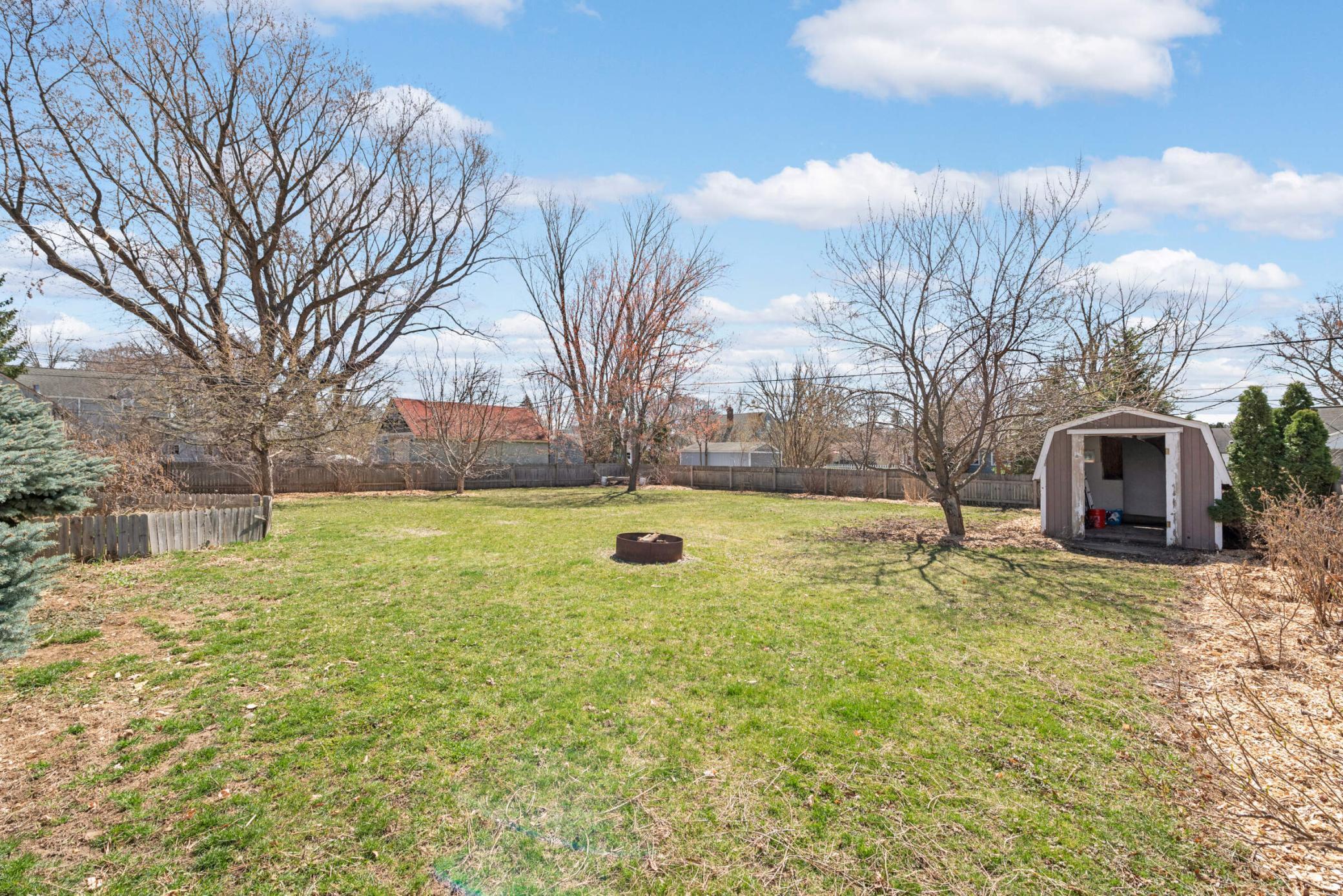 946 Grandview Avenue W