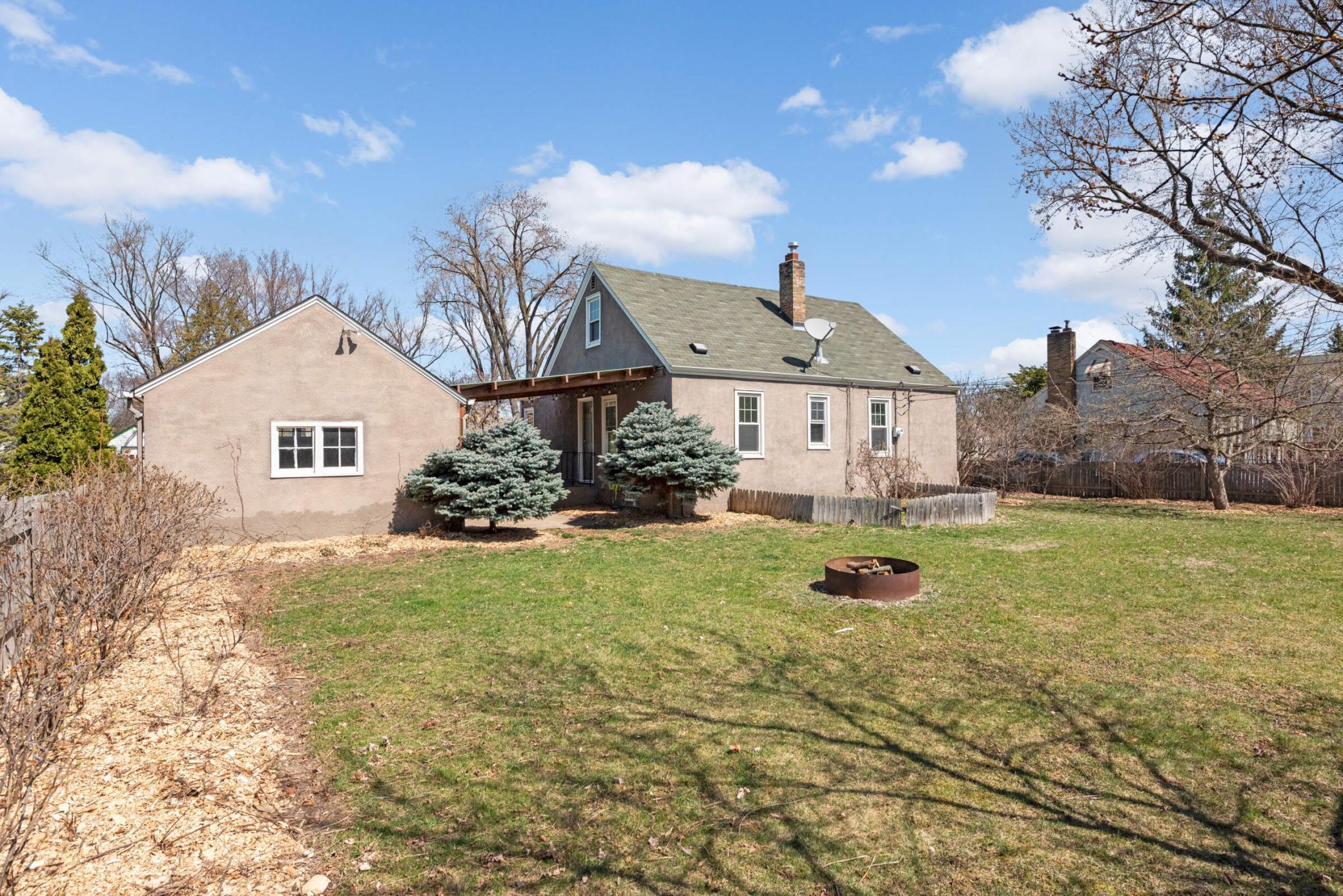 946 Grandview Avenue W