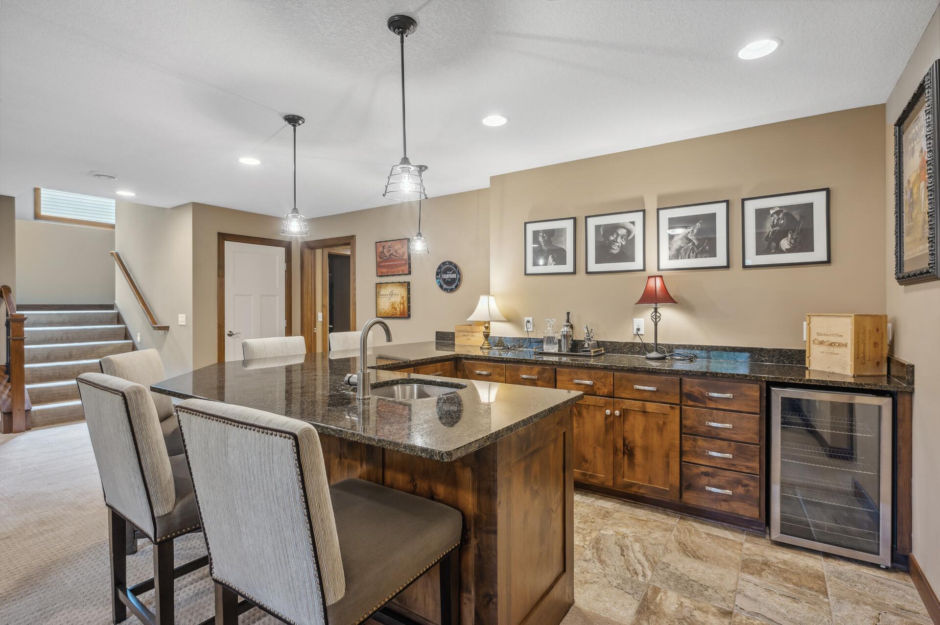 887 Pinetree Court