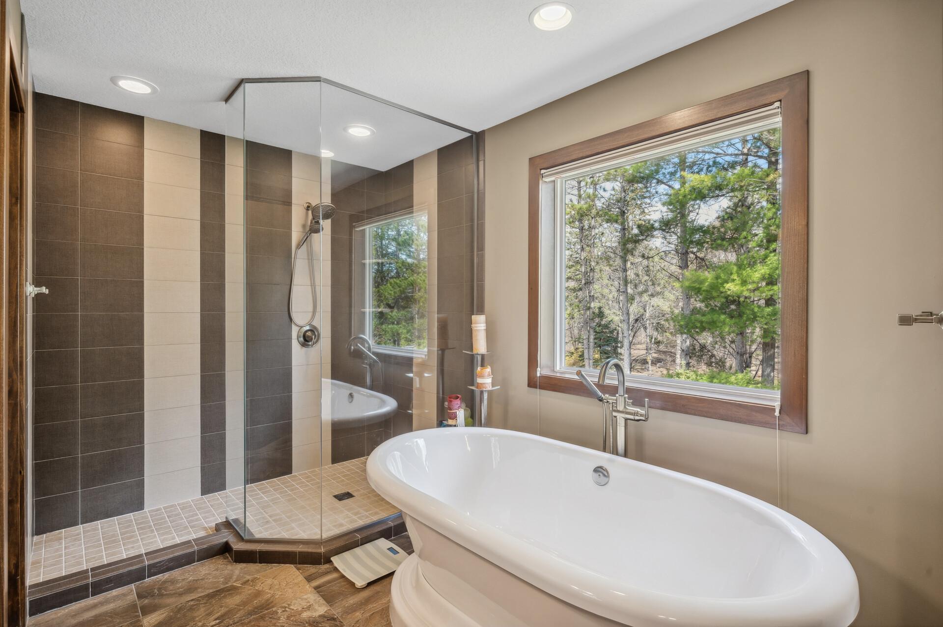 887 Pinetree Court