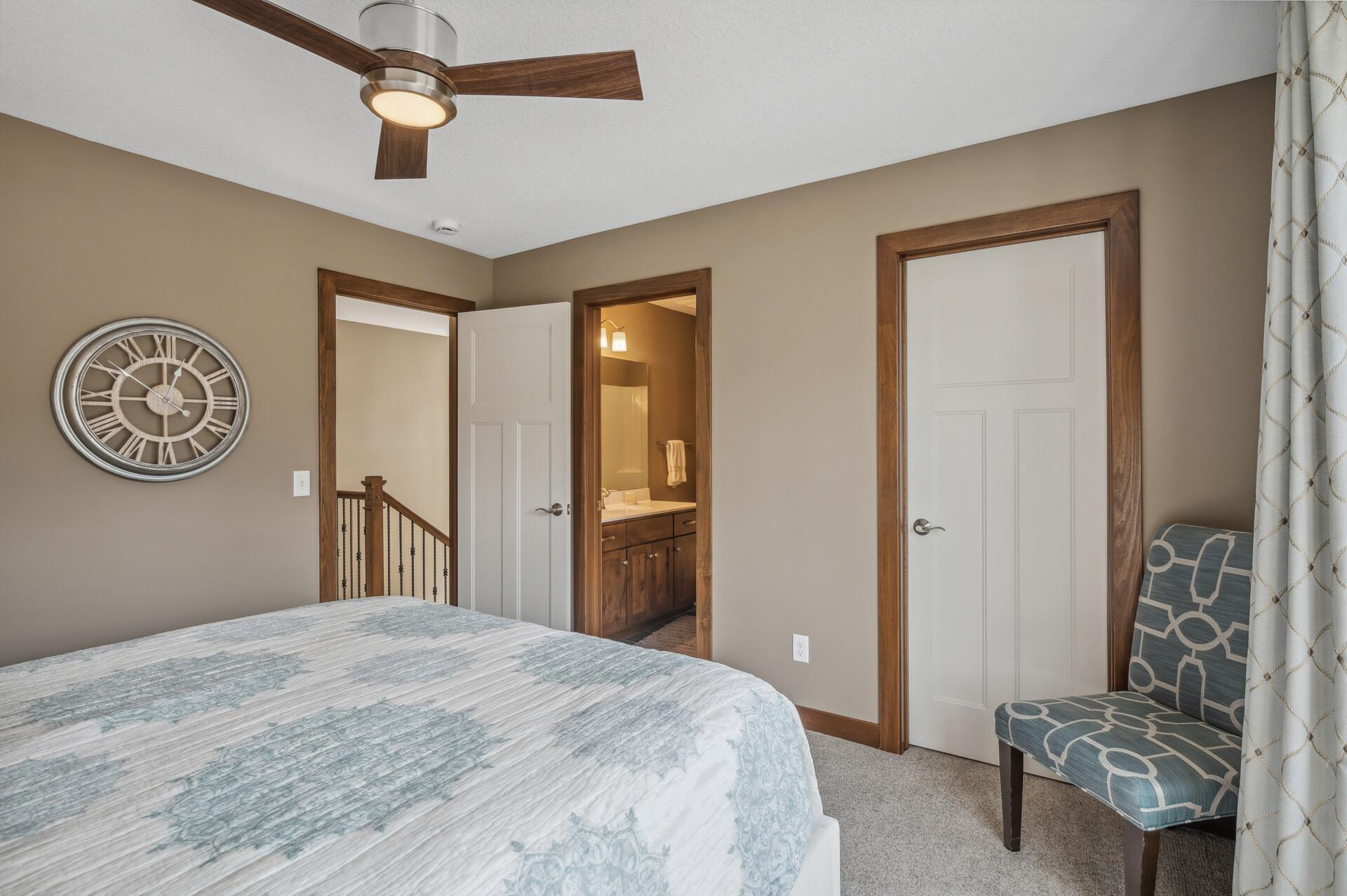 887 Pinetree Court