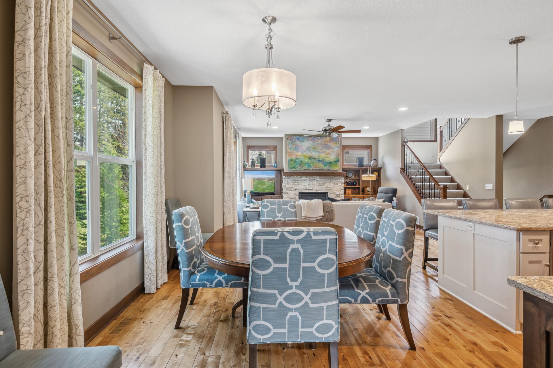 887 Pinetree Court